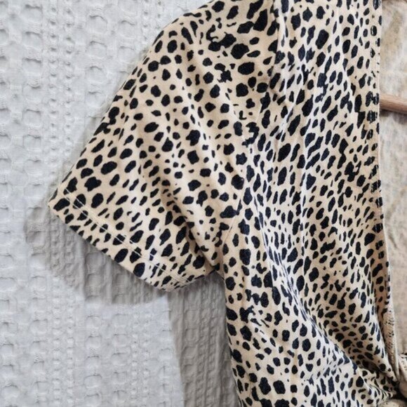 Brandy Melville Cheetah Print Front Tie Rae Crop Top Size Small One Size - Picture 7 of 11
